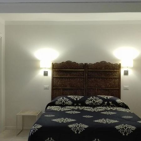 לינה וארוחת בוקר נאפולי Piano Nobile מראה חיצוני תמונה